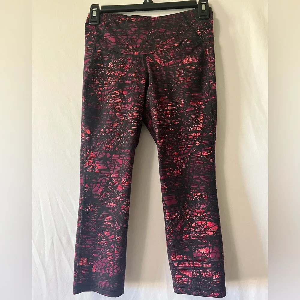 Old Navy Active Go-Dry Fitted‎ Purple, Pink and Black leggings size small